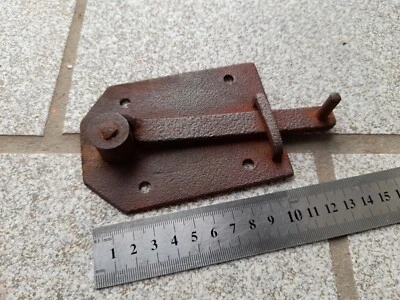 Ancien loquet en fer forgé. - Photo 1/4