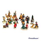 Lot de 16 figurines miniatures vintage village de Noël chiots facteur crèche