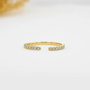Minimalistisches 14k Massiv Gelbgold Mikro-Set offenes Labor gewachsener Diamant Ehering - Bild 1 von 10