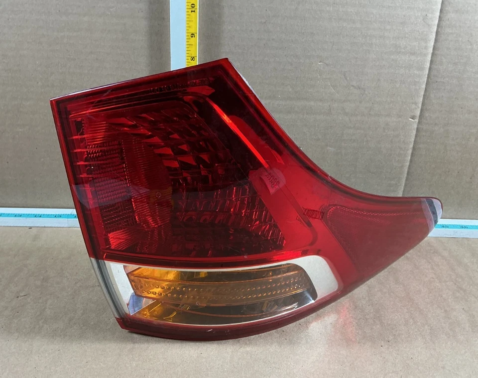 2007-2012 Hyundai Veracruz Rear Left Driver Side Quarter Panel Tail Light - Image 1 of 4