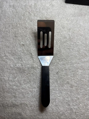 Pampered Chef Mini Serving Spatula - Image 1 of 4