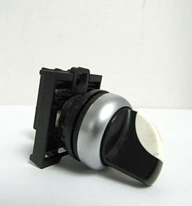 MOLLER M22-K10 W/ SELECTOR SWITCH - Picture 1 of 5