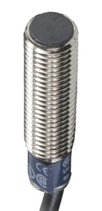 Telemecanique XS108B3PAL2 24-24V~ L33mm Inductive Proximity Sensor/Switch Used - Picture 1 of 1