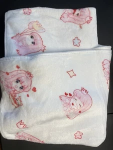 Infinity Nikki/Shining Nikki Momo Soft Blanket Hoodie - Bild 1 von 2