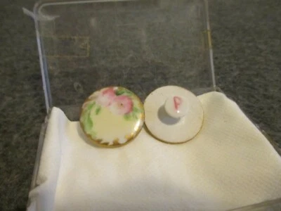 BOTONES POP-IN DE PORCELANA PINTADOS A MANO VINTAGE ROSA BLANCO FLORAL CON DETALLES DORADOS Foto 1 de 4