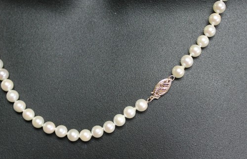 OFF WHITE Bellissima collana nodo a mano perle coltivate bianco sporco chiusura in oro giallo 14 kt