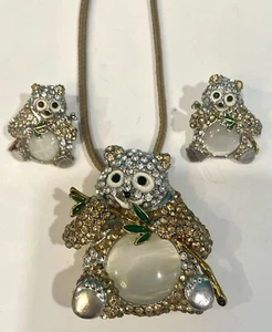 Collar/broche panda adornado brillante y pendientes a juego nuevos sin etiqueta - Imagen 1 de 8