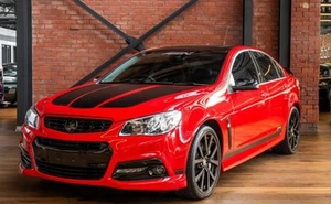 Holden VF Commodore Wagon Lowndes Stripe Decal Kit Bonnet and Sides - Picture 1 of 7