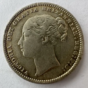 UK 1879 One Shillings Silver - Picture 1 of 2