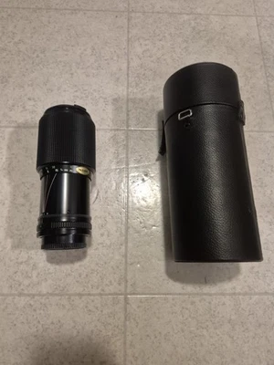 FD 70-210mm f/3.5 Canon Zoom lens For Canon FD Case - Image 1 of 4