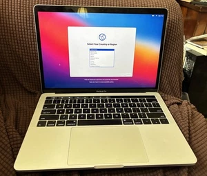 MacBook Pro "Core i5" 2.3 13" Mid-2017 Silver - Picture 1 of 7