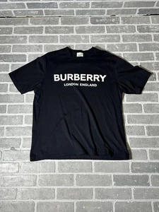 Talla L - Camiseta Burberry Negra Blanca 8JKKG35CM Usada - Imagen 1 de 3