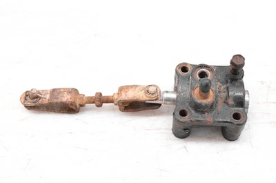 Pinza de freno lateral izquierda Kubota RTV1100 4x4 12 Foto 1 de 4