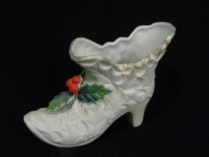 Vtg Porcelain Bisque Christmas Green & White Holly & Berry Victorian Shoe XA-12M - Picture 1 of 12