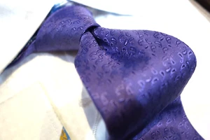 Corbata de seda Robert Graham púrpura liso cachemira cola en contraste - Imagen 1 de 2