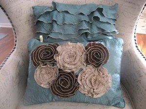 2 Bess Damask Decorative 18x18" & 18x12" Throw Pillows Greenish Blue  Color - Picture 1 of 6