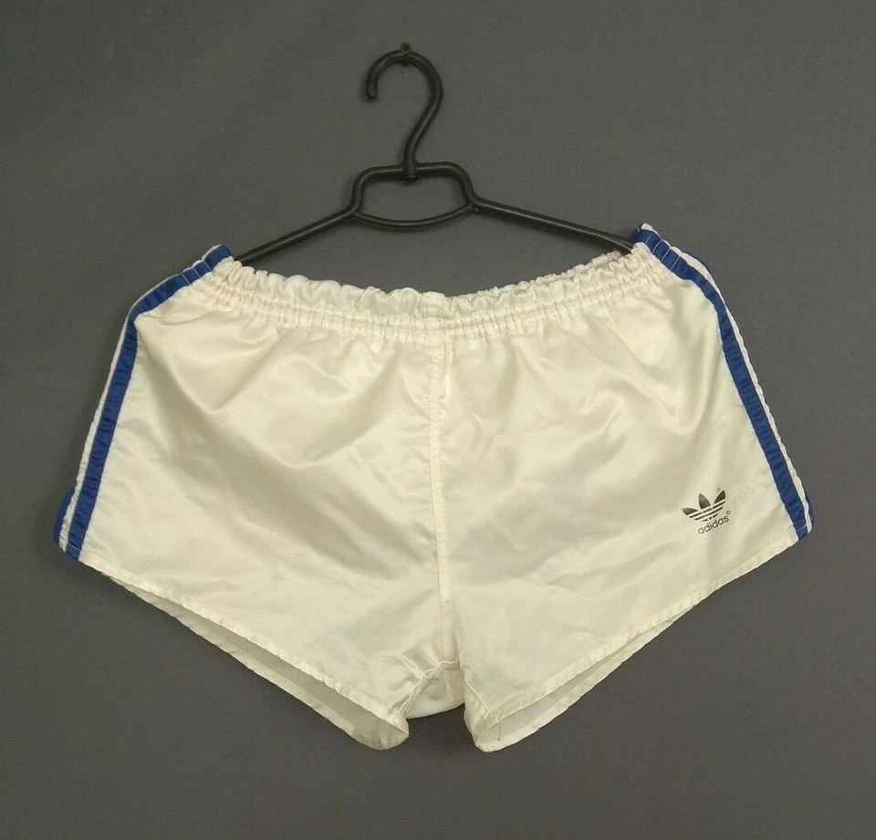 Shorts Adidas tamanho MÉDIO vintage retrô Adidas ig93 - Imagem 1 de 4
