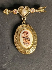 Vintage Avon Locket Heart Brooch Pin Cupid Child Or Adult - Picture 1 of 6