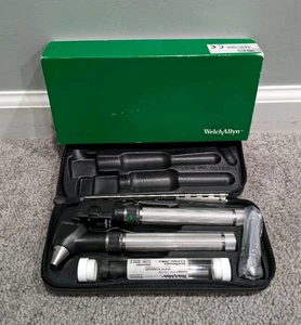 Welch Allyn 2.5V Bolsillo Otoscopio Oftalmoscopio Set PROBADO con Estuche  - Imagen 1 de 14