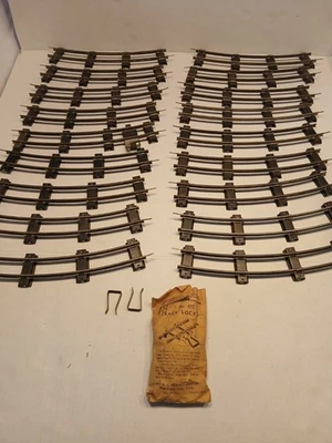 18 American Flyer Curved Train Tracks With Train Track Lots Model Trains - Image 1 of 4