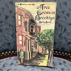 A Tree Grows in Brooklyn by Betty Smith Harper Perennial Library P126 - PB - Imagen 1 de 6