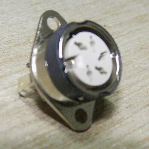 Belling Lee L1904C/5A/CS 5 pin latching chassis socket ( 60' / 270' type ) - Picture 1 of 3