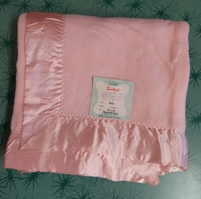 Manta de bebé de rayón rosa baliza de colección ribete de nailon 36x50 WPL 1675 EE. UU. nunca usada Foto 1 de 4