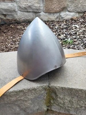 Ritterhelm Beckenhaube Ritterrüstung komplett tragbar Topfhelm Helm Höhe22cm - Bild 1 von 4