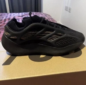 Adidas Yeezy 700 V3 Clay Brown UK 9 - Next Day Delivery ✅🚚 - Picture 1 of 5