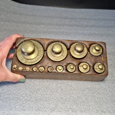 🔅Ancienne boîte complète de 14 poids laiton - Photo 1/4