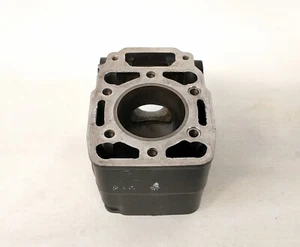 CILINDRO ANT SX POST DX SUZUKI RG 500 GAMMA (G-H) 1986/87 / CYLINDER RG 500 - Foto 1 di 8