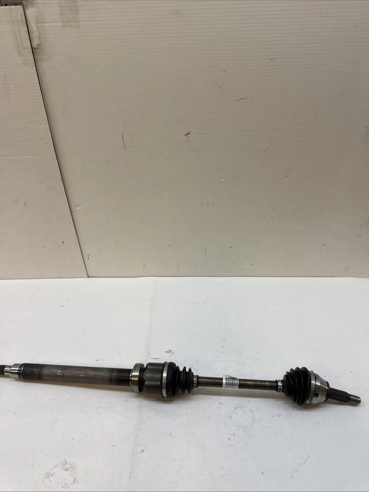 OEM NUEVO 2011-2017 Ford Fiesta Hatchback Titanio Sedán Eje Conjunto D1Bz3B436A Foto 1 de 4