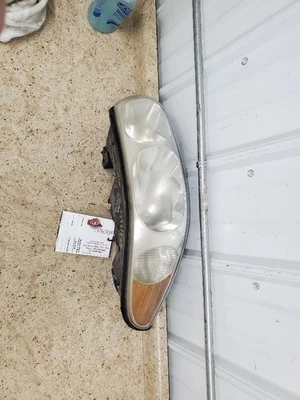 Passenger Headlight Custom Thru 9/19/04 Fits 00-05 LESABRE 302442 - Imagem 1 de 4