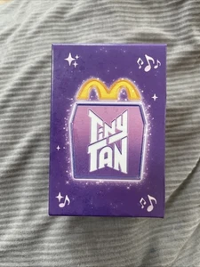 McDonald's #1 RM SMALL TAN x BTS 2025 Happy Meal giocattolo K Pop coreano NUOVO - Foto 1 di 1