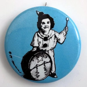 De colección 1984 Senadora Dianne Feinstein como Payaso Pin Victor Moscoso Arte Botón SF - Imagen 1 de 2