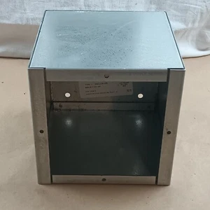NUOVO Milbank 666-SC1-NK Scatola di Giunzione Acciaio Coperchio Vite 6” x 6”x 6” (No Knockouts) - Foto 1 di 6