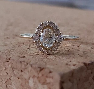 Bague de fiançailles diamant halo or blanc 14 carats 0,80 carat IGI GIA ronde... - Imagen 1 de 5