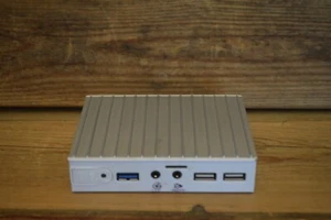 Stratacache GB C62 BSC1 thin client mini PC AMD E1 argento alluminio senza ventola - Foto 1 di 4