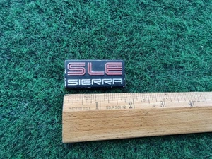 88-94  SLE Sierra Side Roof Pillar Side Cab Emblems Nameplate Red Chrome Oem 2L3 - Picture 1 of 5