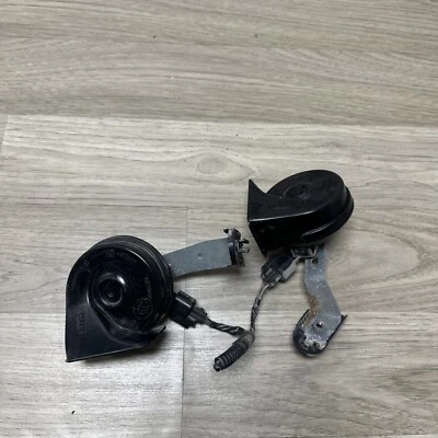 2013 VOLVO S60 PAIR OF HORNS - Изображение 1 из 4