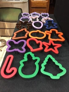 Cookie Cutters & 12 Christmas & More Misc All Heavy Duty & 6 Plastic - Picture 1 of 12