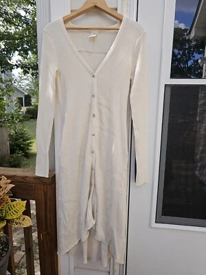 Vestido midi ceñido al cuerpo manga larga tejido acanalado cuello en V beige talla S de Together Anthrop Foto 1 de 4