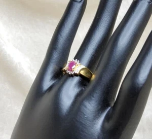 Rubí genuino chapado en oro amarillo y blanco de dos tonos vintage con astillas de diamante ri - Imagen 1 de 6