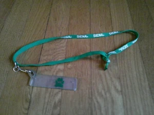 Siena College Loudonville NY Coleccionable Cordón Soporte de Identificación Verde Usado ENVÍO GRATUITO - Imagen 1 de 13