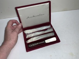 Set 4 coltelli spargi condimenti burro Repousse Godinger argentiere americano - Foto 1 di 3