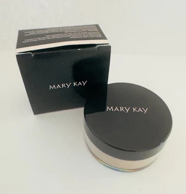 Light Medium Beige Silky Setting Powder New in Box. BK26 MARYKAY - Image 1 of 3
