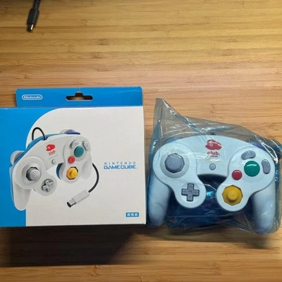 【NEW】Club Nintendo GameCube Controller White Blue Red Logo  Rare Japan - Image 1 of 4