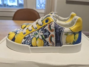 $455 Dolce & Gabbana Kids Low Top Sneakers Lemon Print 28 - Picture 1 of 6