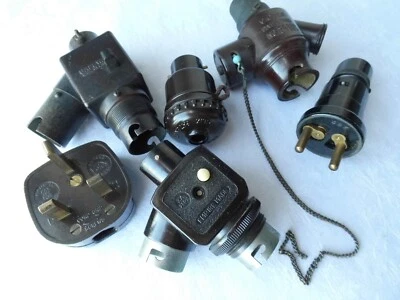 Job Lot - Vintage Bakelite Light  Fittings & Plugs - Image 1 of 4