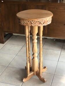 Circular table, white burr color, teak wood from thailand